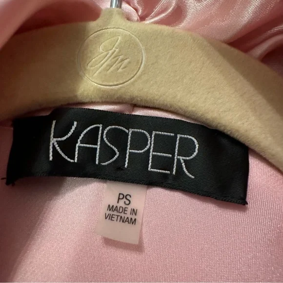 Kasper Pink Tweed Women's Suit Jacket And Pants with Satin Scarf - Picture 5 of 8